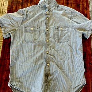 GAP shortsleeved button down shirt - M